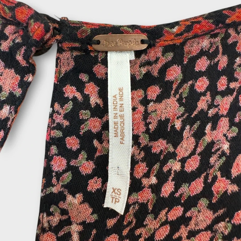Free People Jumpsuit XS Red Black Floral‎ Wide Leg Cropped Keyhole Back Boho